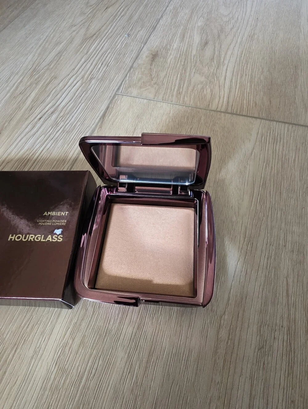 Hourglass Ambient Lighting Powder Radiant Light New Full size Golden Biege